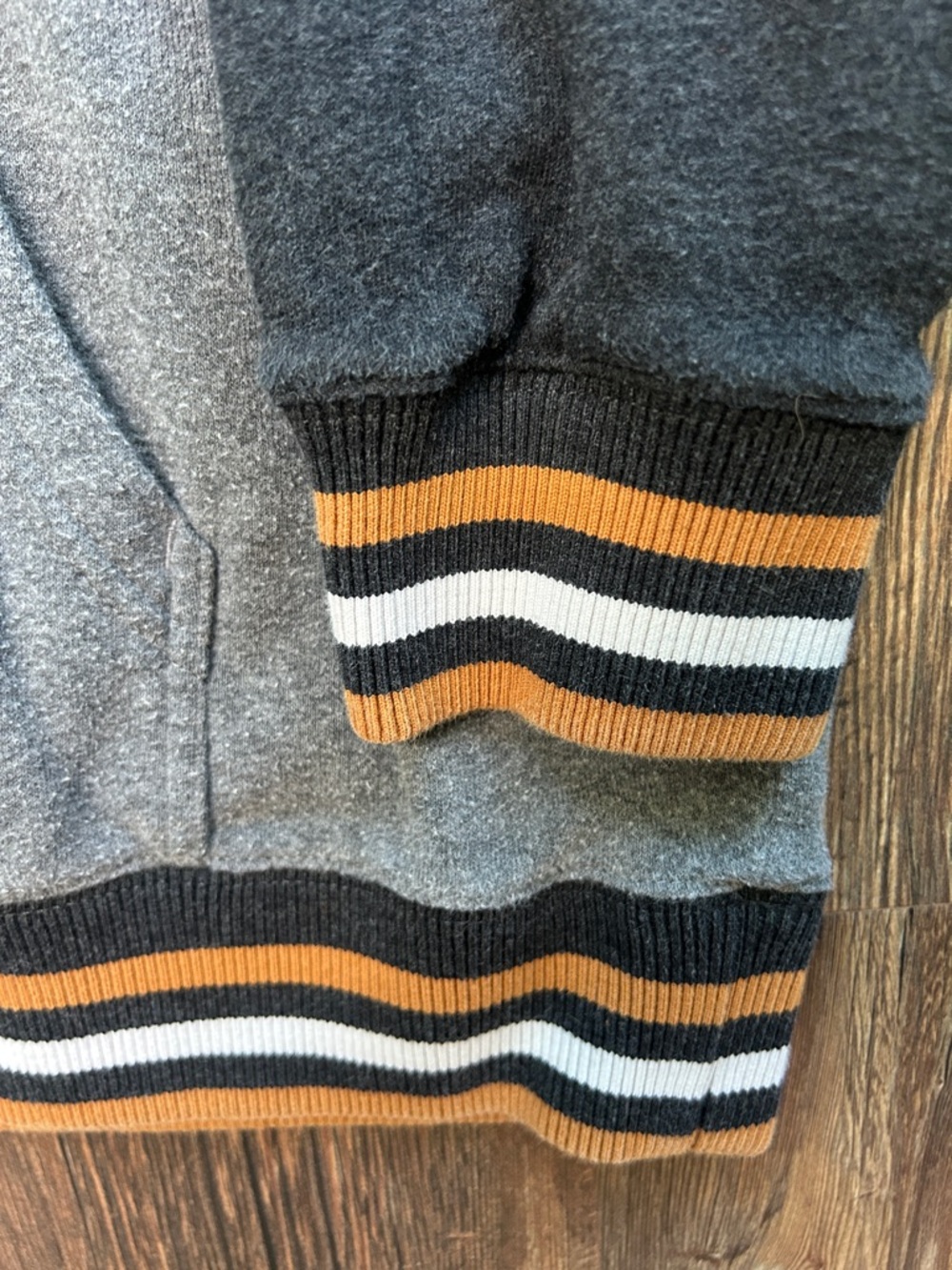Cinch Men's Grey & Black Hooded Pullover Sweatshirt size XL - Picture 4 of 6